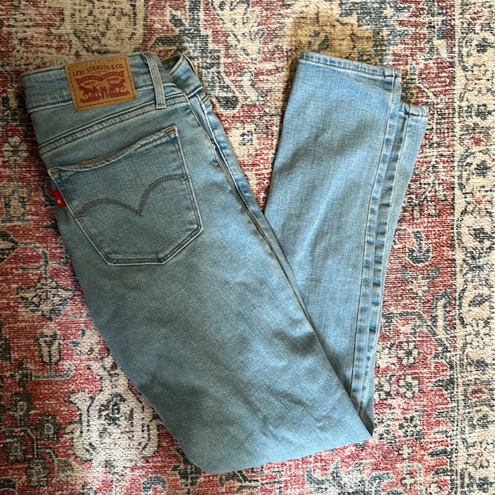 Levi's 711 Skinny Jeans